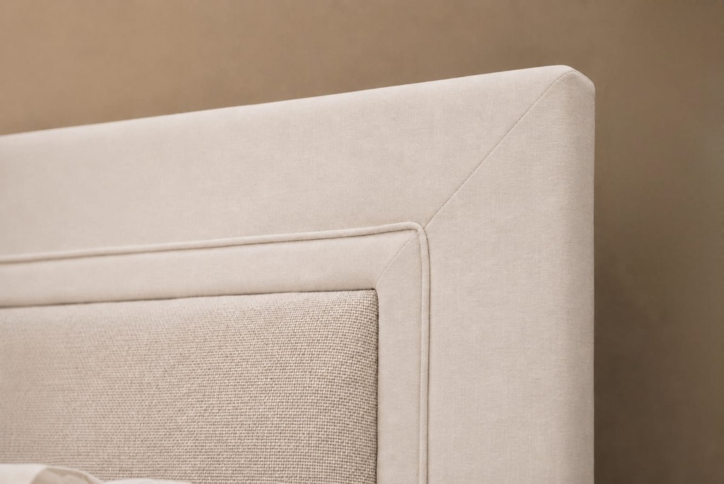 DL KING TWO TONED BED WITH PIPING DETAILS 