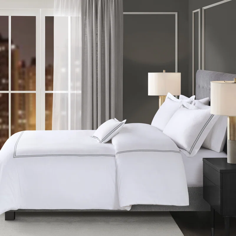 500 THREAD COUNT LUXURY COLLECTION 100% COTTON SATEEN EMBROIDERED DUVET COVER SET- FULL/ QUEEN. WHITE/ GREY