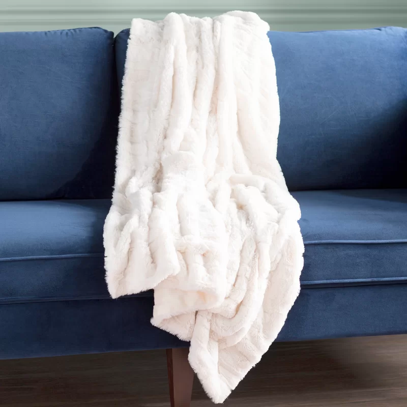 WHITE  KNITTED THROW BLANKET